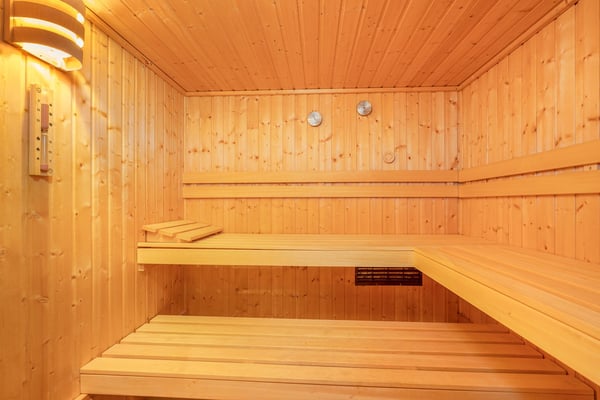Grosszügiges Einfamilienhaus mit Garten, Sauna und Weitsicht 9
