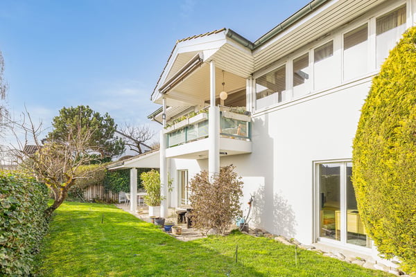 Grosszügiges Einfamilienhaus mit Garten, Sauna und Weitsicht 1