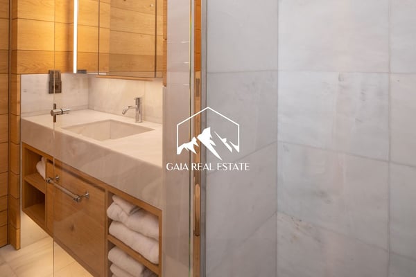 Steffany - Attique 26