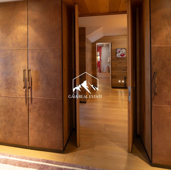 Steffany - Attique 23