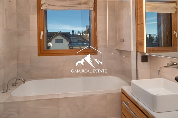 Steffany - Attique 28