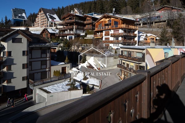 Steffany - Attique 30