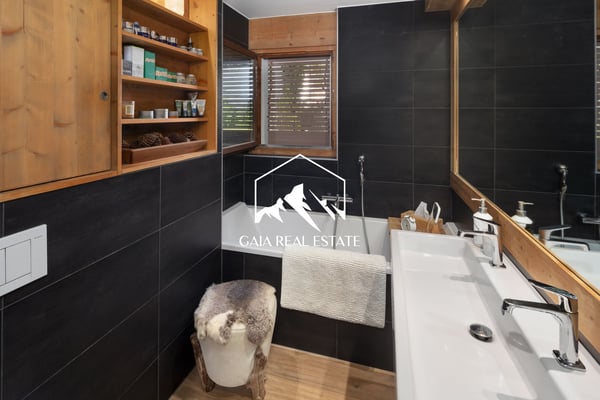 Stunning 4.5-Room Apartment on Route de Tsarbouye 14
