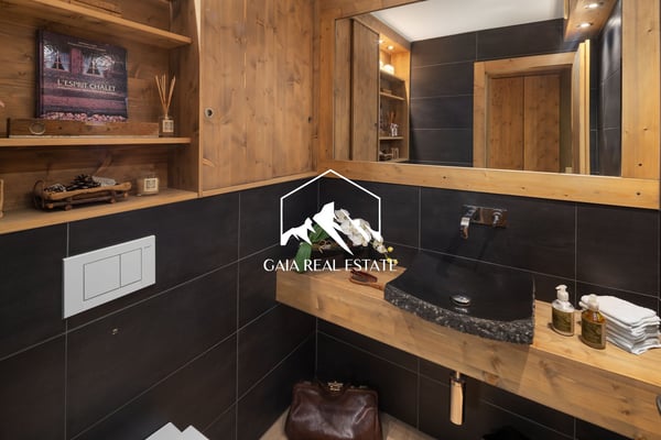 Stunning 4.5-Room Apartment on Route de Tsarbouye 21