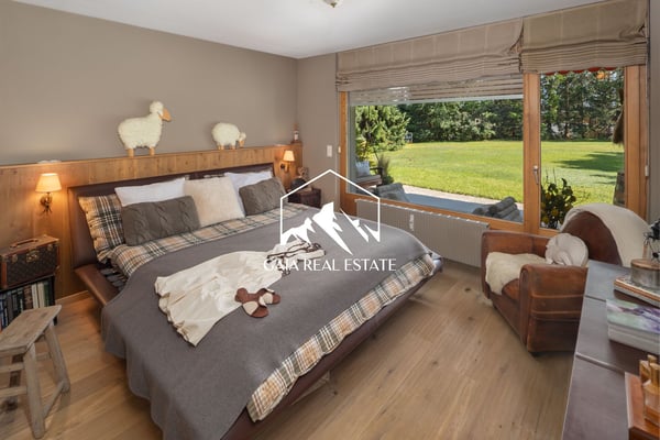 Stunning 4.5-Room Apartment on Route de Tsarbouye 12