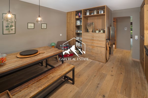 Stunning 4.5-Room Apartment on Route de Tsarbouye 9
