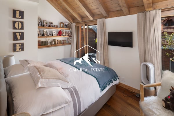 Stunning 4.5-Room Attic Apartment with Panoramic Views in Crans-Montana 7