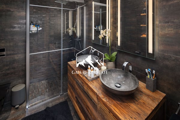 Stunning 4.5-Room Attic Apartment with Panoramic Views in Crans-Montana 9