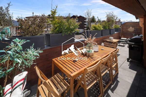 Stunning 4.5-Room Attic Apartment with Panoramic Views in Crans-Montana 3