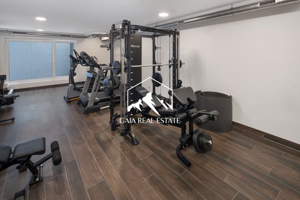 Stunning 4.5-Room Attic Apartment with Panoramic Views in Crans-Montana 16