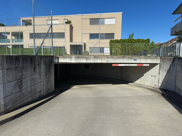 Parkplätze in der ESH Burgfeld Belp zu vermieten 1