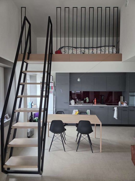 Moderne 1.5 Zimmer Mezzanine mit Panoramaweitsicht 3