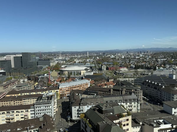 Erstbezug ? moderne 2.5-Zimmerwohnung mit Panoramablick 1