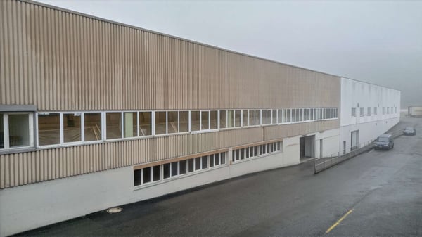 Hallenflächen ab ca. 1'000 m² und 7.2 m Raumhöhe für Produktion, Gewerbe, Freizeit und Showroom 10