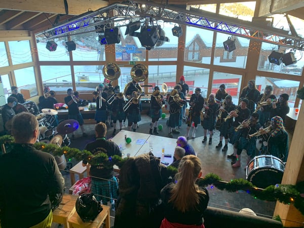 Attraktive Après Ski Bar mit Potenzial an der Talstation Dieni, Graubünden 13