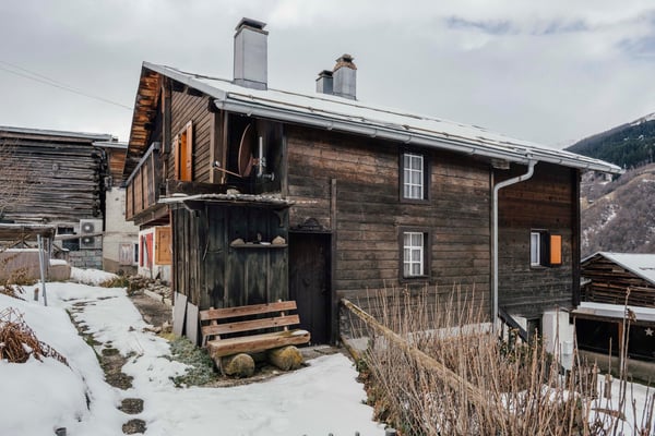 4.5-Zimmer-Haushälfte in idyllischem Bergdorf 3