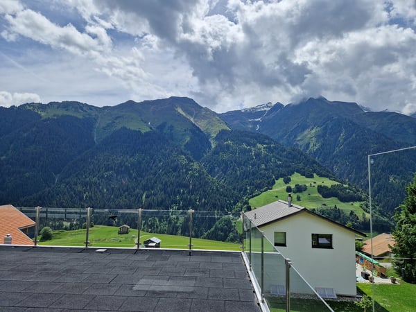 Charmante 5.5-Zimmer-Wohnung mit atemberaubendem Bergblick in Lumbrein 11
