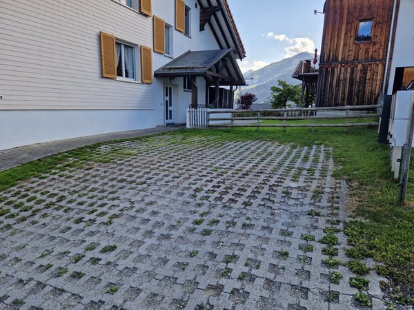 Charmante 5.5-Zimmer-Wohnung mit atemberaubendem Bergblick in Lumbrein 12