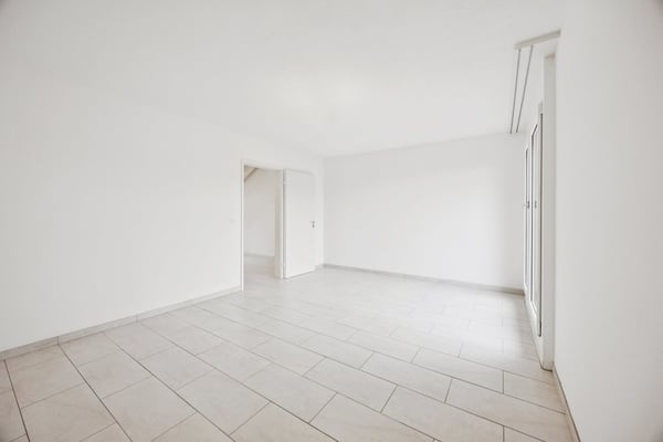 Moderne 1-Zimmer-Maisonette-Wohnung mit Stadtblick in Dietikon 23