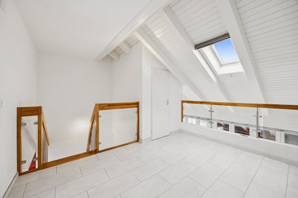 Moderne 1-Zimmer-Maisonette-Wohnung mit Stadtblick in Dietikon 20