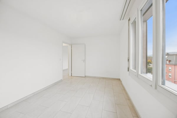 Moderne 1-Zimmer-Maisonette-Wohnung mit Stadtblick in Dietikon 18