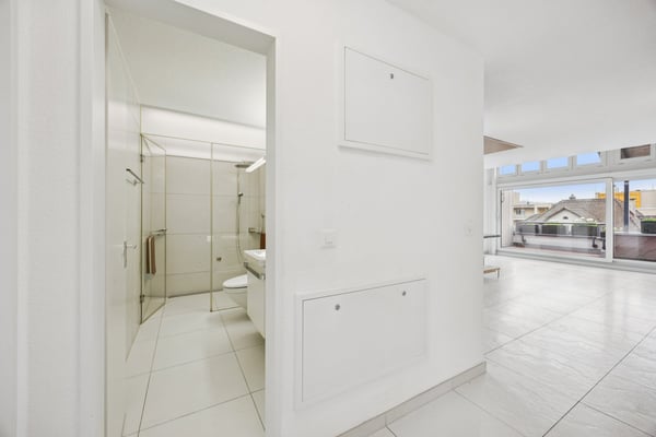Moderne 1-Zimmer-Maisonette-Wohnung mit Stadtblick in Dietikon 12