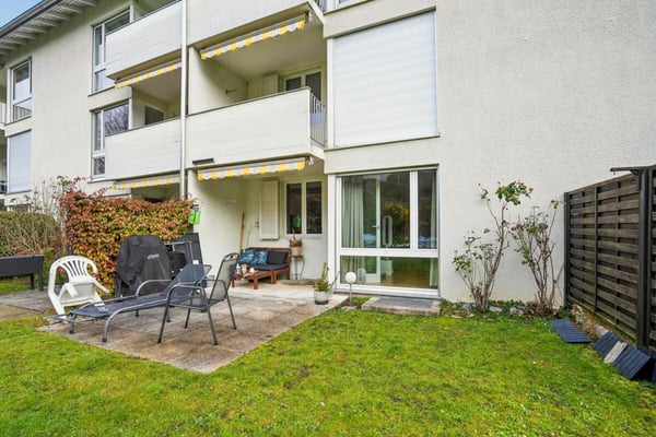 2.5 Zimmer Gartenwohnung in Oberrieden