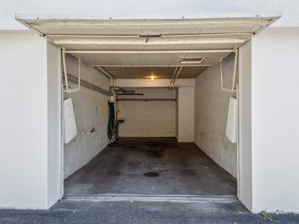 Modernes möbliertes Zimmer mit privatem Zugang in Oberengstringen 22