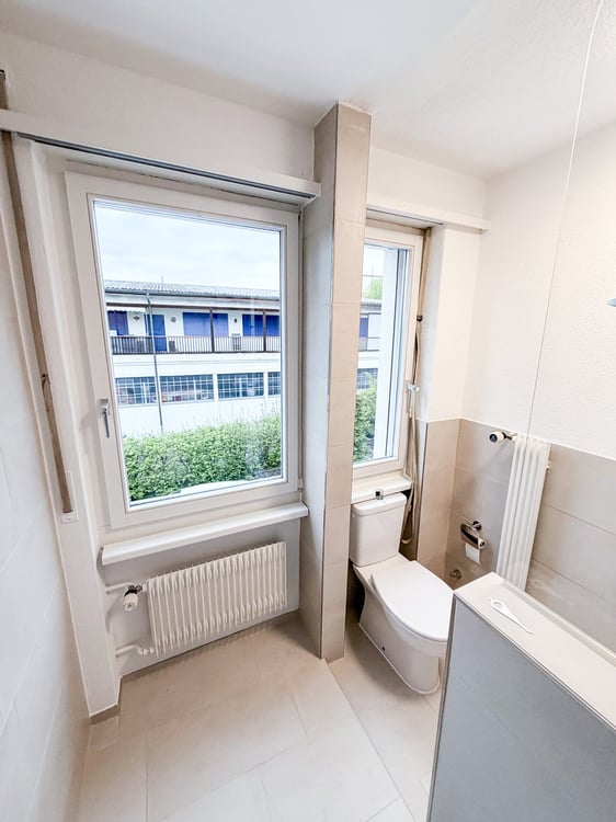 Modernes möbliertes Zimmer mit privatem Zugang in Oberengstringen 16