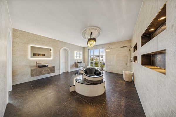 12-Zimmer-Villa mit Indoor-Pool | Mietkauf möglich 30