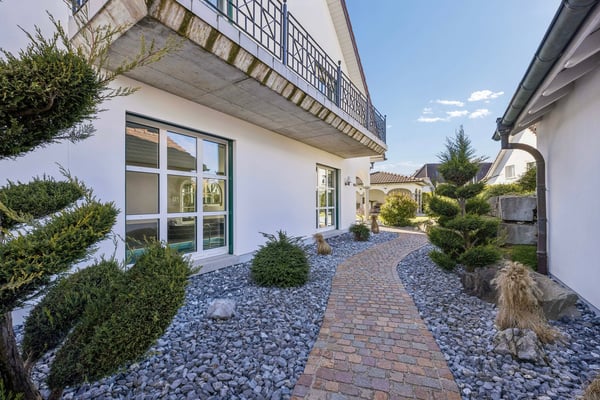 12-Zimmer-Villa mit Indoor-Pool | Mietkauf möglich 11