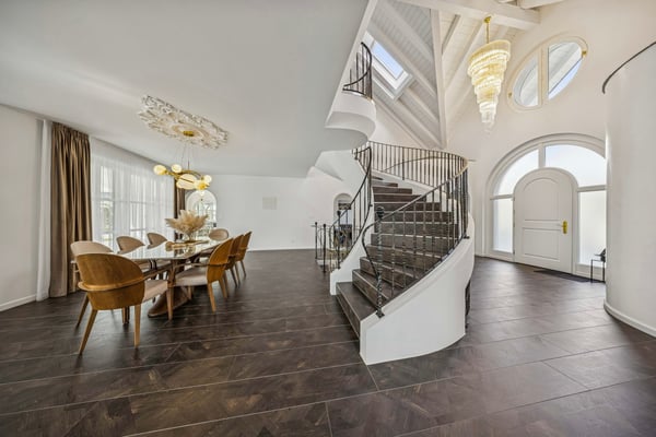 12-Zimmer-Villa mit Indoor-Pool | Mietkauf möglich 21