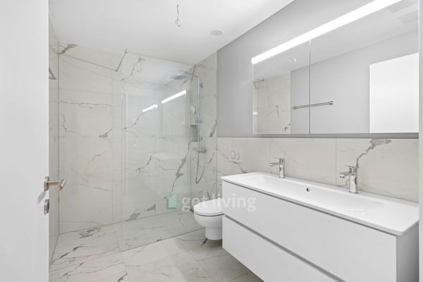 NEUBAU IN ZENTRALER LAGE BEZUGSBEREIT 9