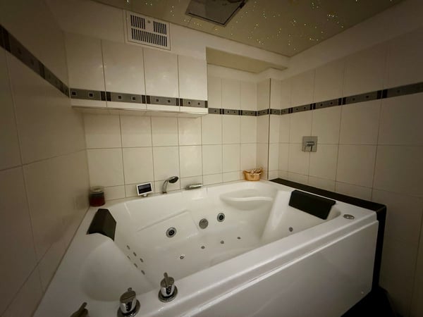 TRAUMLAGE - FAMILIENFREUNDLICH - RUHIG - SONNIG MIT WELLNESS! 9