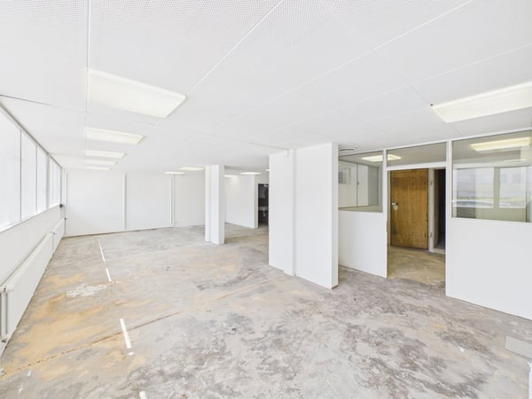 Ihre Geschäftsadresse an der Hauptstrasse – Gewerbefläche mit hoher Sichtbarkeit 12