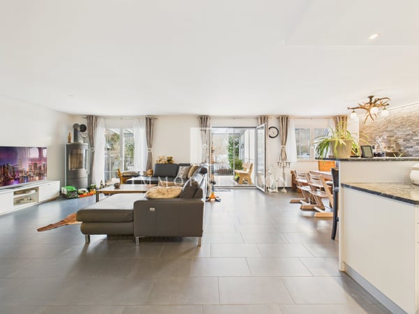 Ausblick in die Wolken: Geniessen Sie Ihr traumhaftes Zuhause auf zwei Ebenen! 2