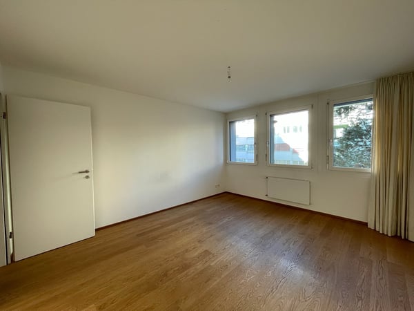 Moderne 3,5-Zimmer-Eigentumswohnung mit gedecktem Balkon und eigener Garagenbox – mitten im Gundeli 6