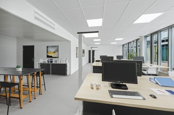 Zentral in Brugg - Voll ausgebaute Bürofläche! 2