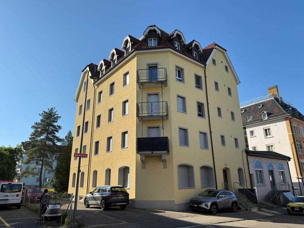 Bild Frisch sanierte 2.5 Zimmerwohnung