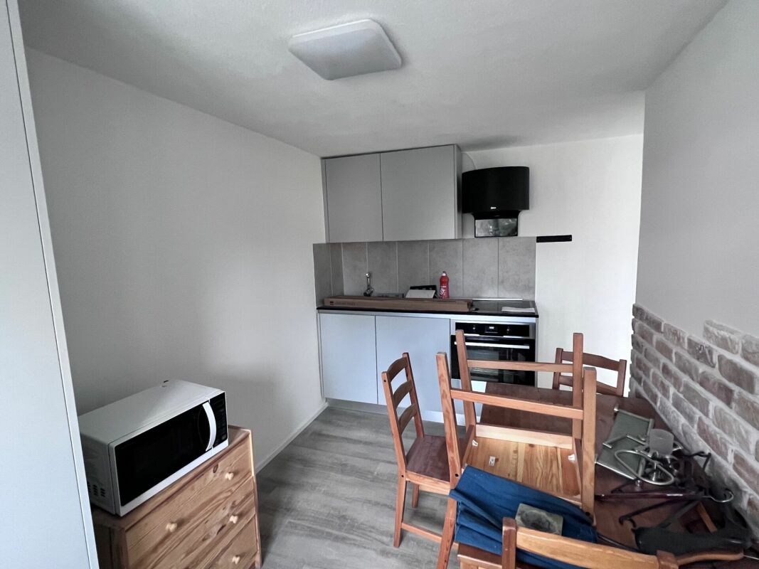 Studio mit Sitzplatz