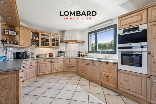 Spacieuse villa individuelle avec vue sur le lac de Neuchâtel 5