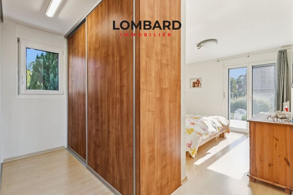 Villa d’architecte avec vue dégagée et jardin arboré 7