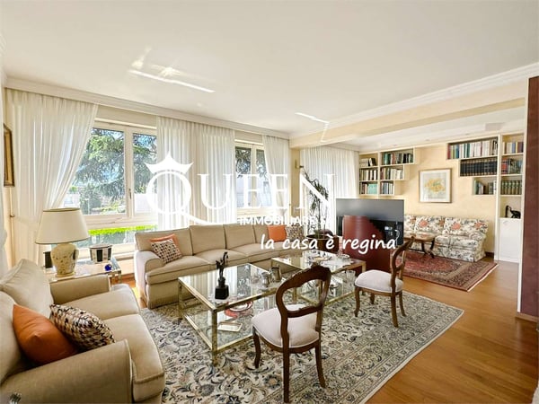 Lugano centro: appartamento 1.5 locali, 240 mq., con vista lago, pisc 4