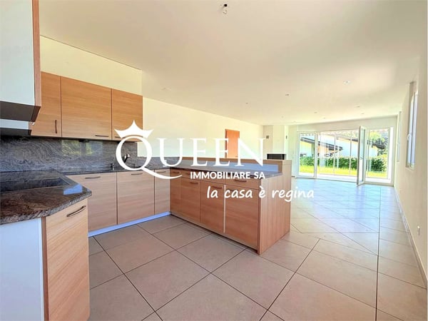 Carabietta: villa 5.5 locali, 200 mq., con vista lago , residenza seco 8