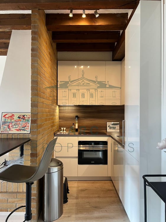 EAUX-VIVES - APPARTEMENT ENTIÈREMENT RÉNOVER 4