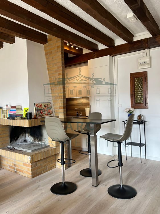 EAUX-VIVES - APPARTEMENT ENTIÈREMENT RÉNOVER 3