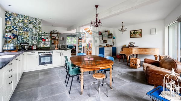 PLAN-LES-OUATES ? VILLA CONTEMPORAINE AU CALME 3