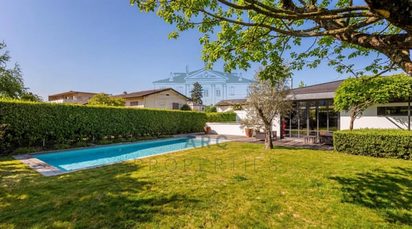 VESSY - CHARMANTE MAISON D'ARCHITECTE AVEC PISCINE 6
