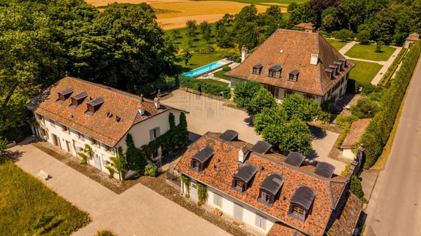 DOMAINE D'EXCEPTION ? CHÂTEAU DE MERLINGE 2