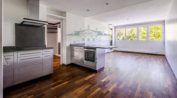 CHAMPEL - BEL APPARTEMENT AU C?UR D'UN QUARTIER PRISÉ 2